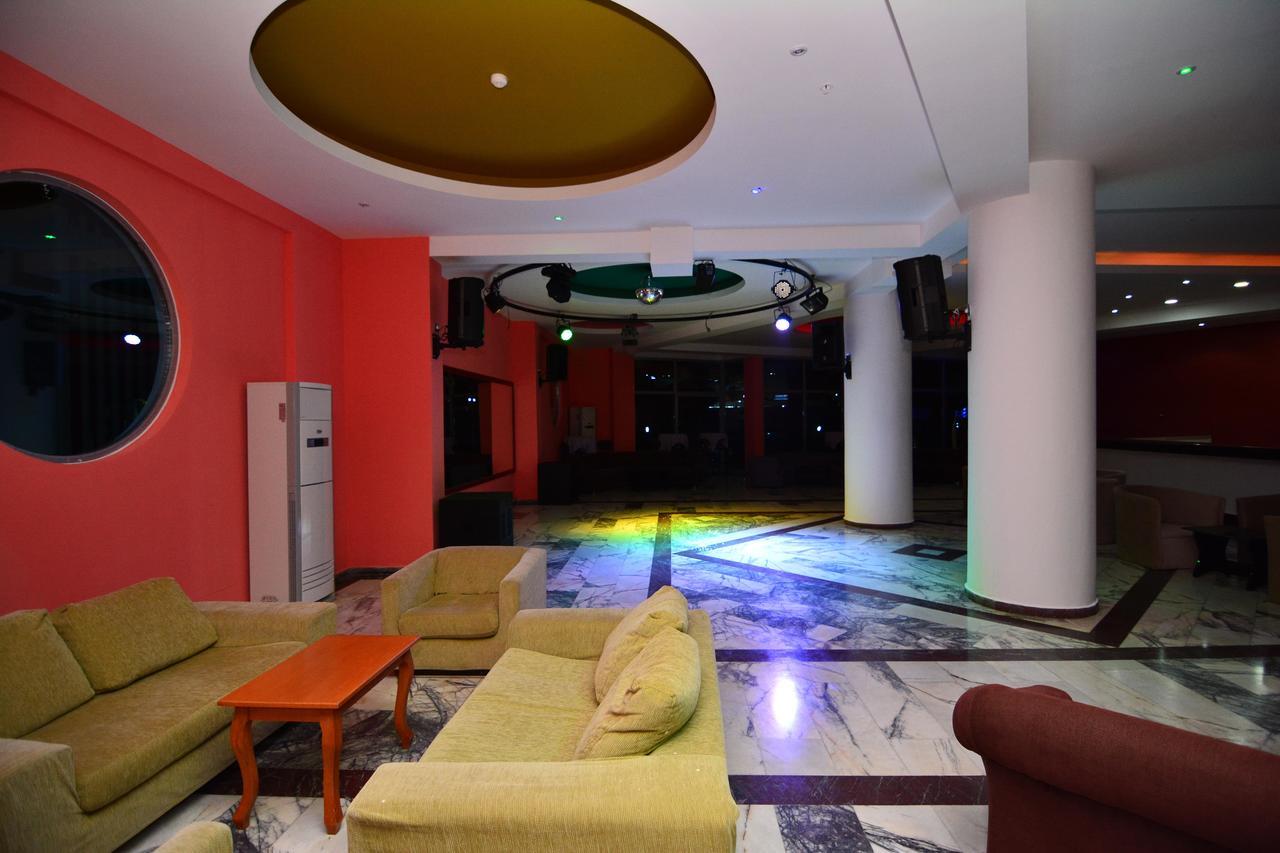 Otel Ananas 4*